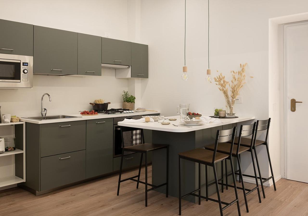 Exclusive Green Apartment - City Center - Como - Near Station Стая снимка